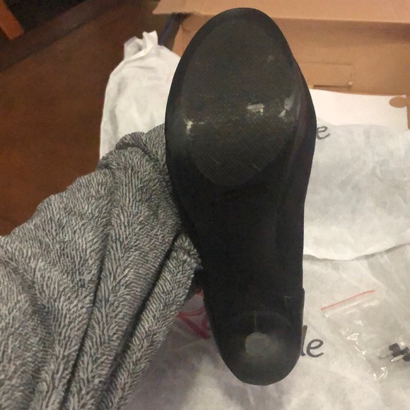 red circle Asalia ankle booty heels - Picture 4 of 8